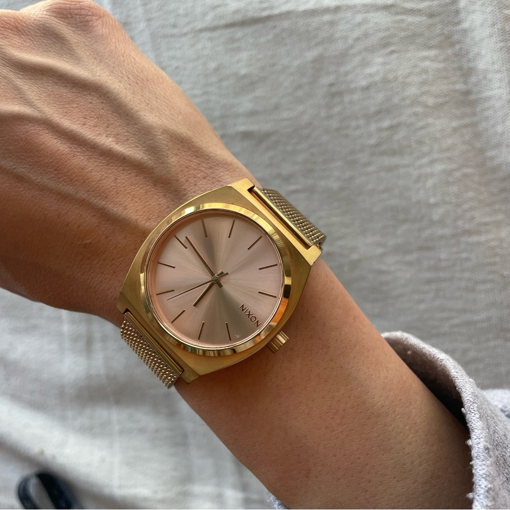 Nixon Time Teller Milanese Rose Gold Watch/ Used